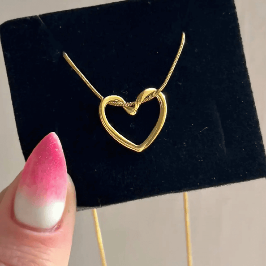 Minimalist Twist Heart Necklace - 18k Gold Plated