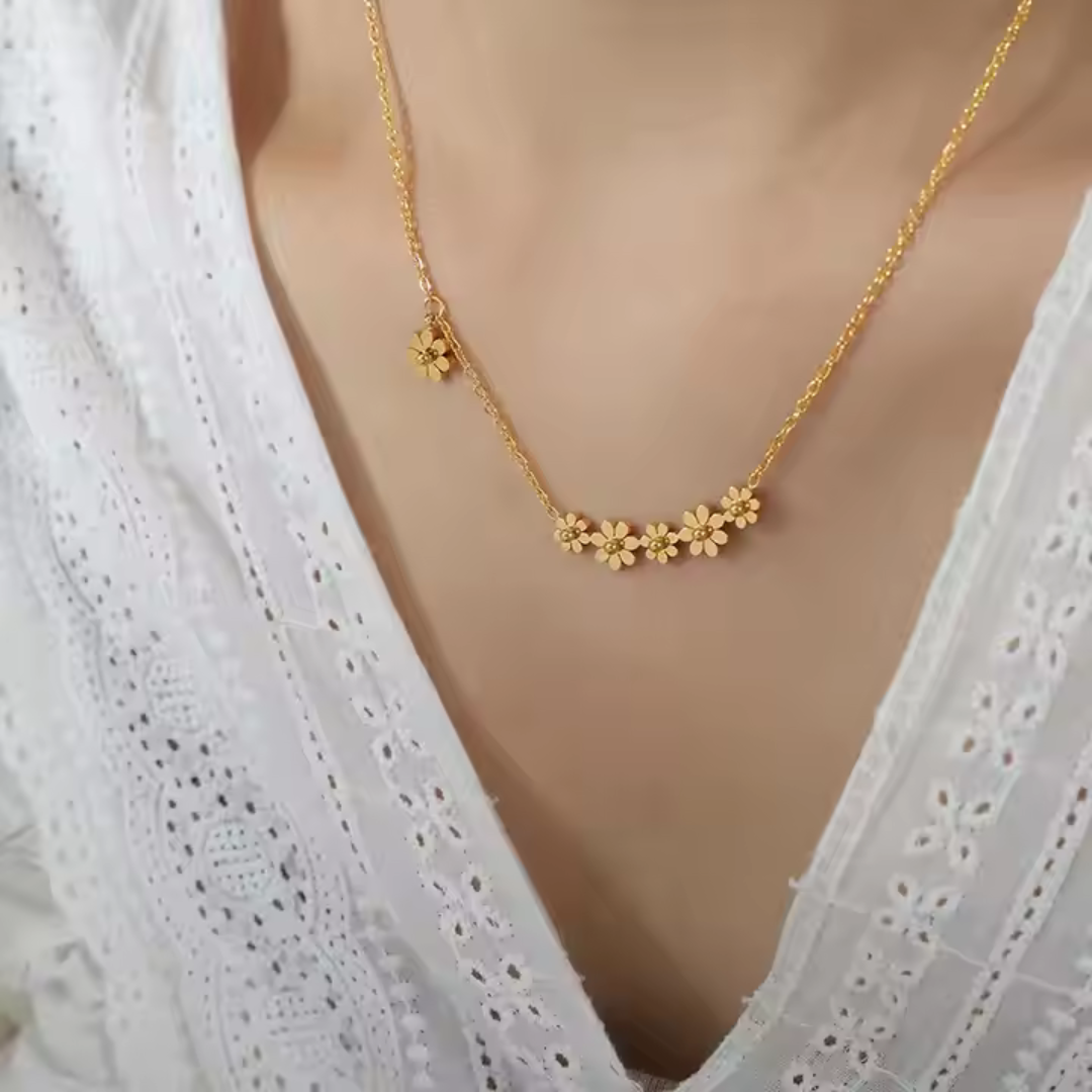 18K Gold Plated Tiny Flower Necklace